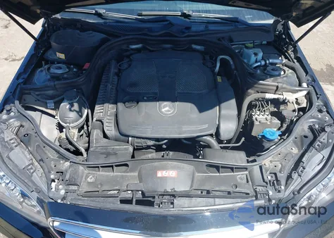 2014 Mercedes-Benz E 350 z USA, uszkodzony, nr VIN WDDHF5KB0EA894960